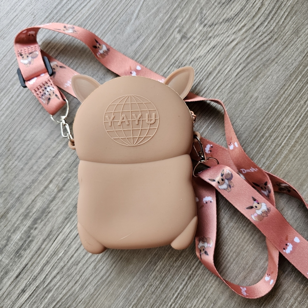 Pokémon Eevee Rubber Bag with Removable Strap - Picture 2 of 4